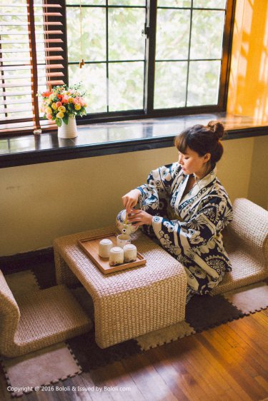 爱在屋檐下电视剧